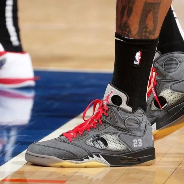 再回身接团 再回身接团